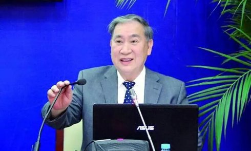 敬?!岸啾τ阒浮?0岁生日快乐!
